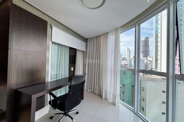 Apartamento &agrave; venda - 128m&sup2; - Centro