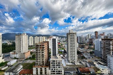 Apartamento &agrave; venda - 85m&sup2; - Meia Praia