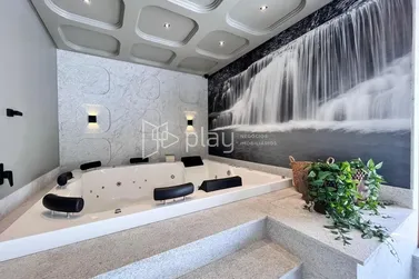 Apartamento &agrave; venda - 163m&sup2; - Meia Praia
