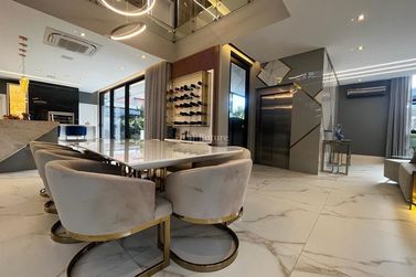 Casa &agrave; venda - 650m&sup2; - Regi&atilde;o das Praias