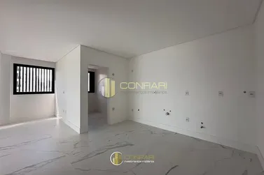 Apartamento &agrave; venda - 179m&sup2; - Meia Praia