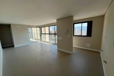 Apartamento &agrave; venda - Meia Praia