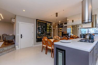 Apartamento &agrave; venda - 200m&sup2; - Meia Praia