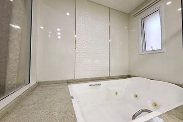 Apartamento &agrave; venda - 170m&sup2; - Meia Praia