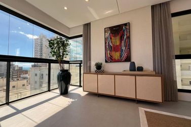 Apartamento &agrave; venda - 137m&sup2; - Meia Praia