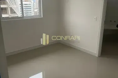 Apartamento &agrave; venda - 145m&sup2; - Meia Praia
