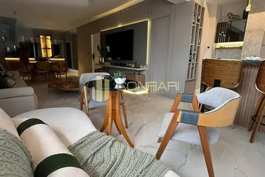 Apartamento &agrave; venda - 140m&sup2; - Centro