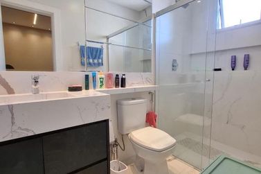Apartamento para alugar - 132m&sup2; - Meia Praia