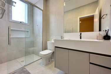 Apartamento &agrave; venda - 190m&sup2; - Meia Praia