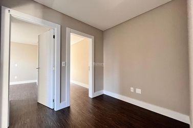 Apartamento &agrave; venda - 185m&sup2; - Centro