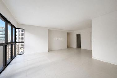 Apartamento &agrave; venda - 165m&sup2; - Centro