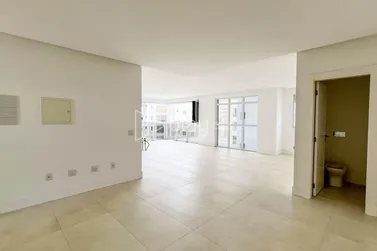 Apartamento &agrave; venda - 164m&sup2; - Meia Praia