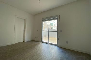 Apartamento &agrave; venda - 240m&sup2; - Meia Praia