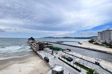 Apartamento &agrave; venda - 217m&sup2; - Meia Praia
