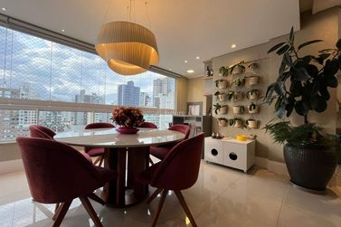 Apartamento &agrave; venda - 145m&sup2; - Meia Praia