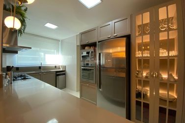 Apartamento &agrave; venda - 1872m&sup2; - Meia Praia