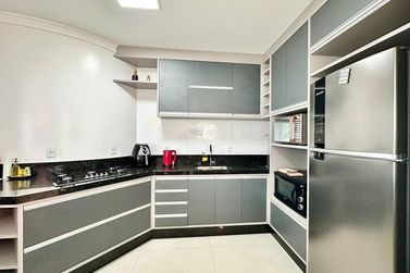Apartamento &agrave; venda - 110m&sup2; - Meia Praia