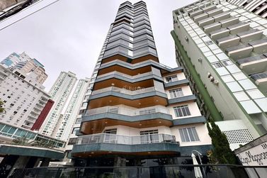 Apartamento &agrave; venda - 1102m&sup2; - Centro