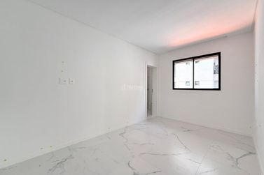 Apartamento &agrave; venda - 160m&sup2; - Meia Praia