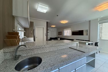 Apartamento &agrave; venda - 107m&sup2; - Meia Praia