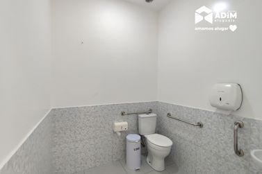 Sal&atilde;o Comercial para alugar - 180m&sup2; - Centro