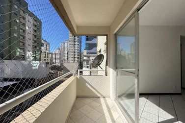 Apartamento &agrave; venda - 65m&sup2; - Meia Praia