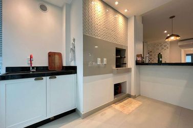 Apartamento &agrave; venda - 150m&sup2; - Meia Praia