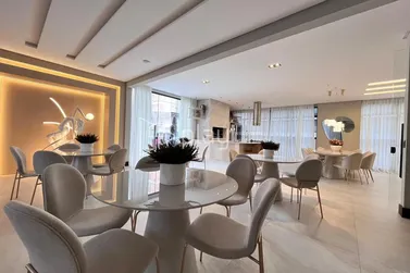 Apartamento &agrave; venda - 132m&sup2; - Meia Praia