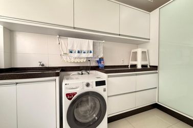 Apartamento &agrave; venda - 198m&sup2; - Meia Praia