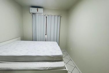 Apartamento &agrave; venda - 130m&sup2; - Meia Praia