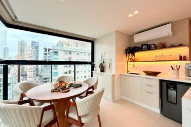 Apartamento &agrave; venda - 182m&sup2; - Meia Praia