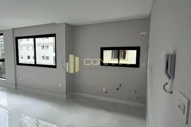 Apartamento &agrave; venda - 101m&sup2; - Meia Praia