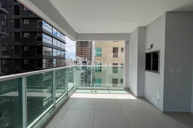 Apartamento &agrave; venda - 190m&sup2; - Meia Praia
