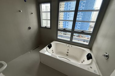 Apartamento &agrave; venda - 165m&sup2; - Centro