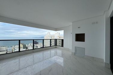 Apartamento &agrave; venda - 210m&sup2; - Centro