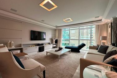 Apartamento &agrave; venda - 281m&sup2; - Meia Praia