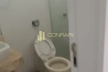 Apartamento &agrave; venda - 135m&sup2; - Meia praia