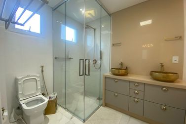 Apartamento &agrave; venda - 182m&sup2; - Meia Praia
