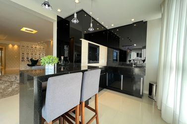 Apartamento &agrave; venda - 148m&sup2; - Meia Praia