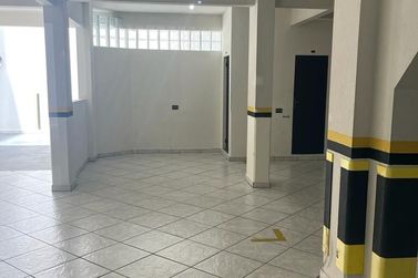 Apartamento &agrave; venda - 130m&sup2; - Meia Praia