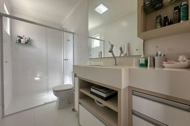 Apartamento &agrave; venda - 198m&sup2; - Meia Praia