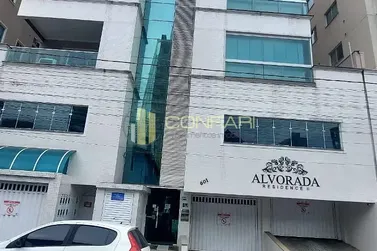 Apartamento para alugar - 70m&sup2; - meia praia