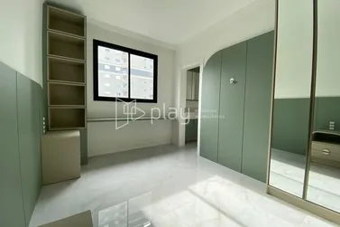 Apartamento &agrave; venda - 163m&sup2; - Meia Praia