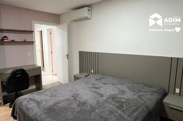 Apartamento para alugar - 200m&sup2; - Meia Praia