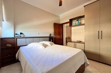 Apartamento &agrave; venda - 170m&sup2; - Meia Praia