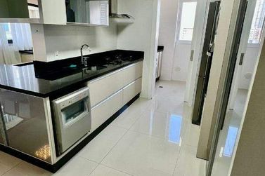 Apartamento para alugar - 130m&sup2; - Centro