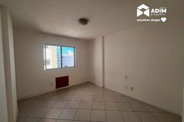 Apartamento para alugar - 83m&sup2; - Centro