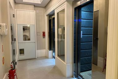 Apartamento &agrave; venda - 142m&sup2; - Meia Praia