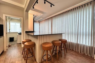 Apartamento &agrave; venda - 130m&sup2; - Meia Praia