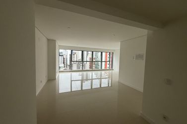 Apartamento &agrave; venda - 165m&sup2; - Centro